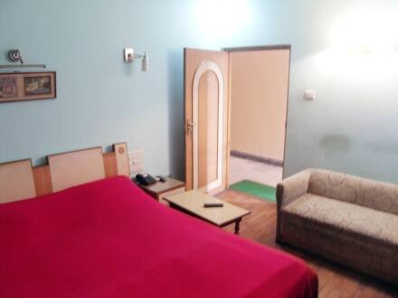 R.J. Singh Rest House, Patna 3